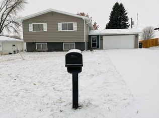1243 N Birch St, Wahoo, NE 68066
