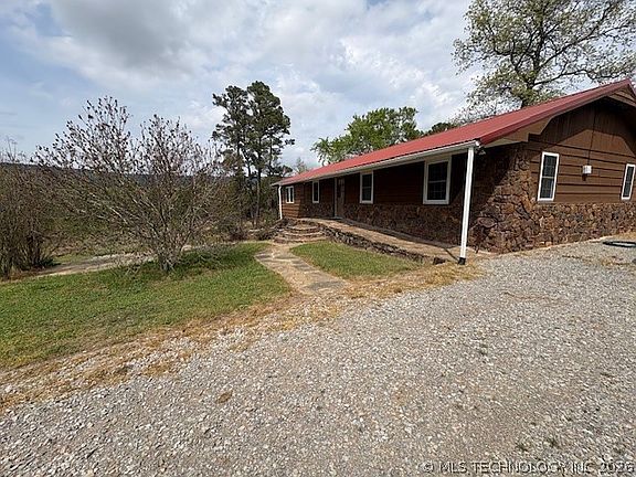 2nd image of 10470 NE 120th Rd
