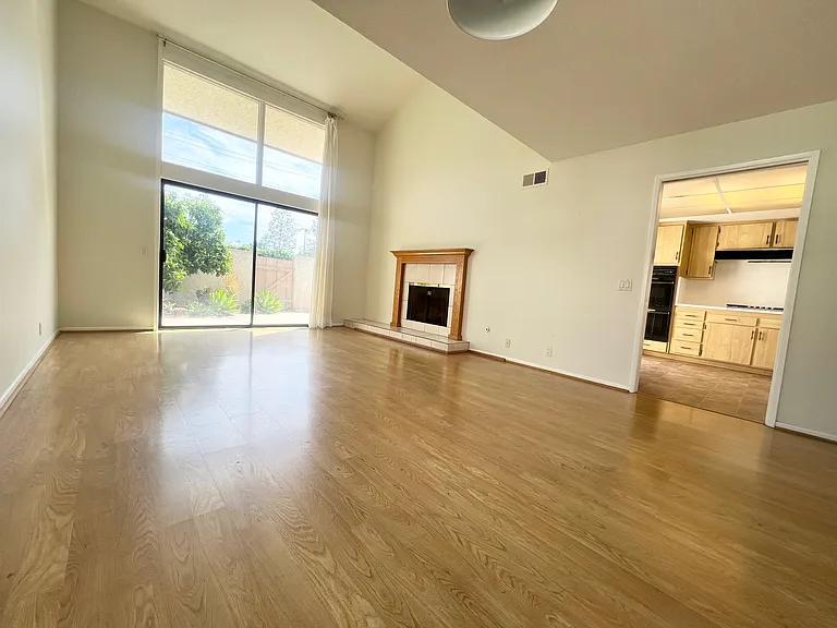 198 San Vincente Cir — Photo 2