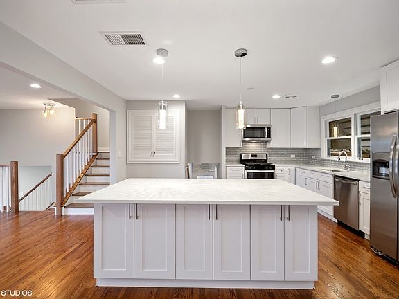 4th image of 10416 Georgia Ln