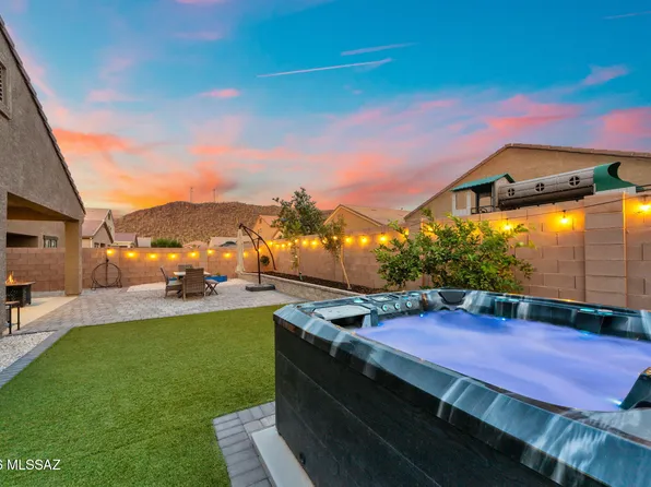 8801 W Red Spike Ice Dr, Marana, AZ 85653