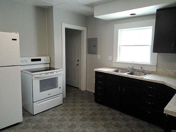 2nd image of 1619 Leer St
