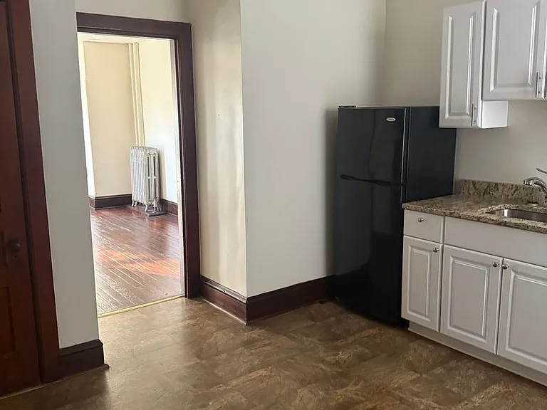 41 E. Franklin Street — Photo 10