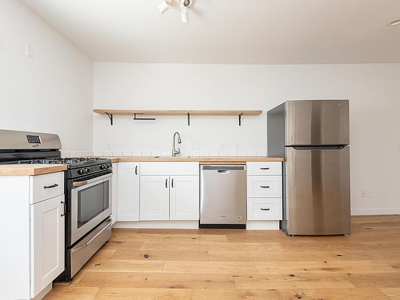 2nd image of 3933 Marathon St #105A