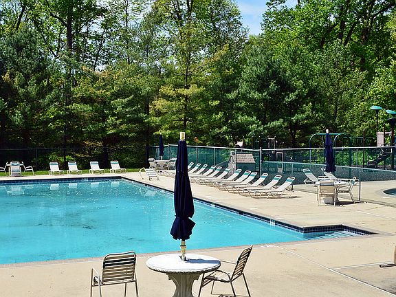 2nd image of 3206 Pine Glen Ct