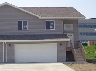 925 Bremner Ave, Bismarck, ND 58503