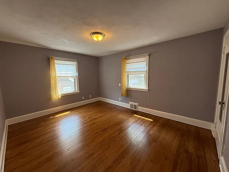 503 Commonwealth Ave — Photo 16