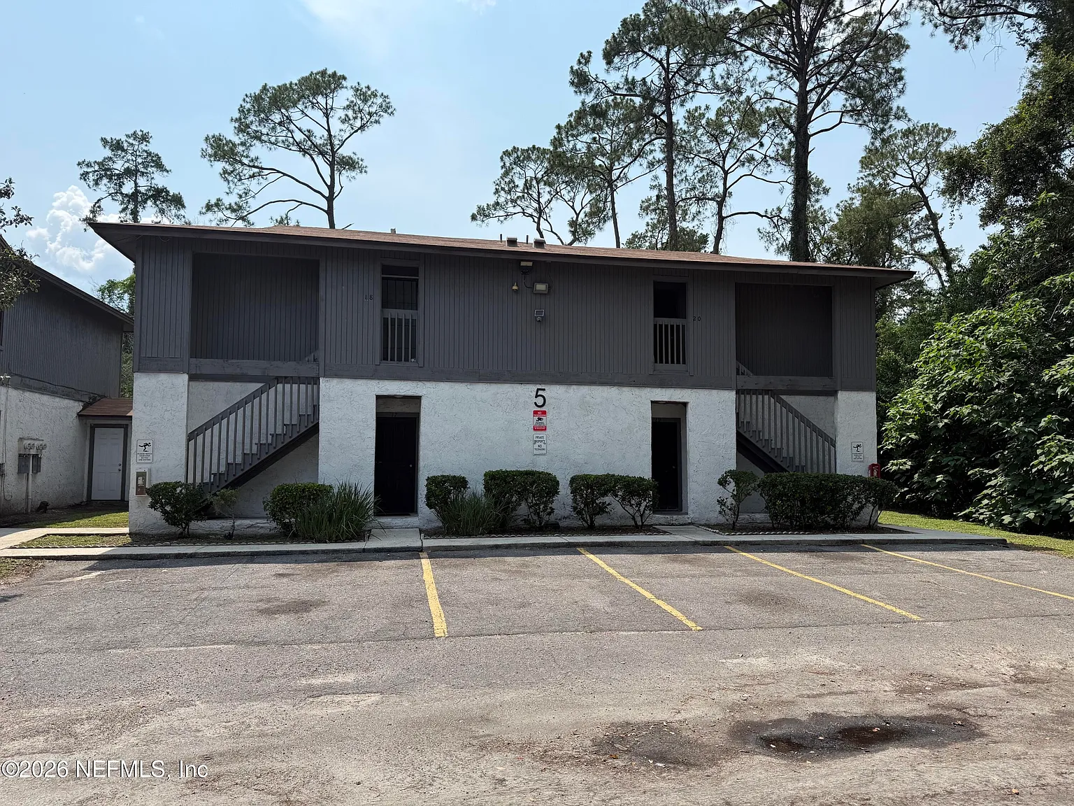 2 bed, 2.0 bath, 744 sqft, $995 — Photo 2