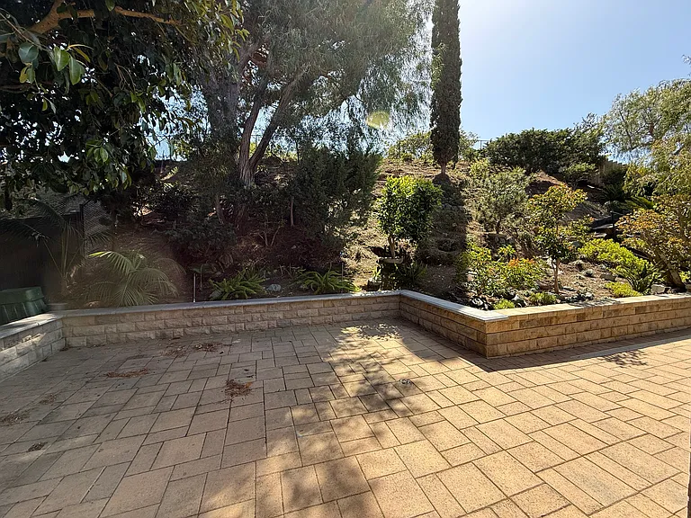 5770 Soledad Mountain Rd — Photo 10
