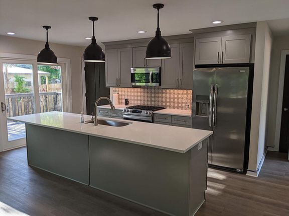 New Kitchen - Quartz Countertop