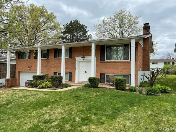 9859 Hedgebrook Ln, Saint Louis, MO 63126