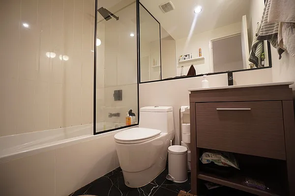 Rented by Delmark Realty LLC | media 24