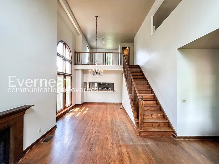 915 Russell St #A — Photo 8