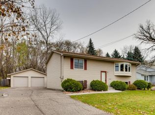 2440 Hazelwood St, Saint Paul, MN 55109