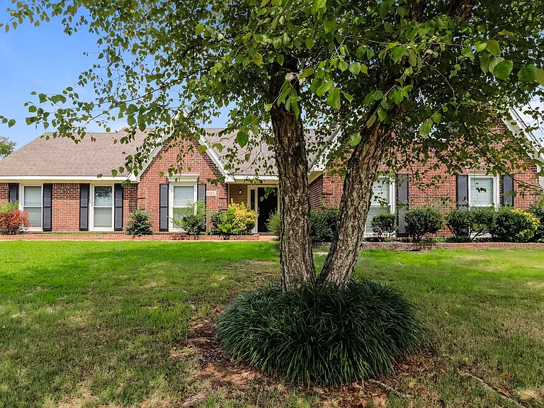 1582 Wind River Cir E — Photo 1
