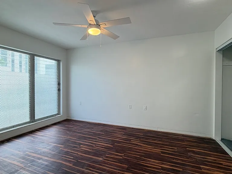 1600 NE 114th St #204 — Photo 9