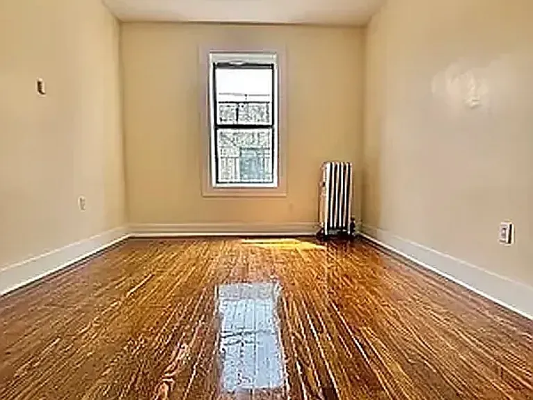 558 Parkside Ave #B5 — Photo 4
