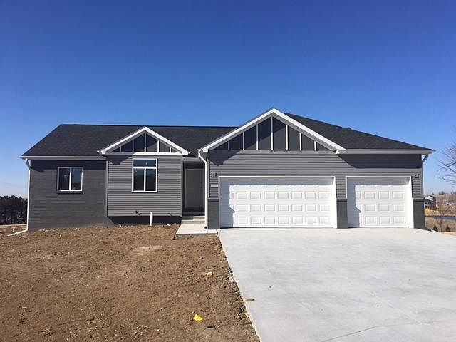 2nd image of 713 Linden Dr