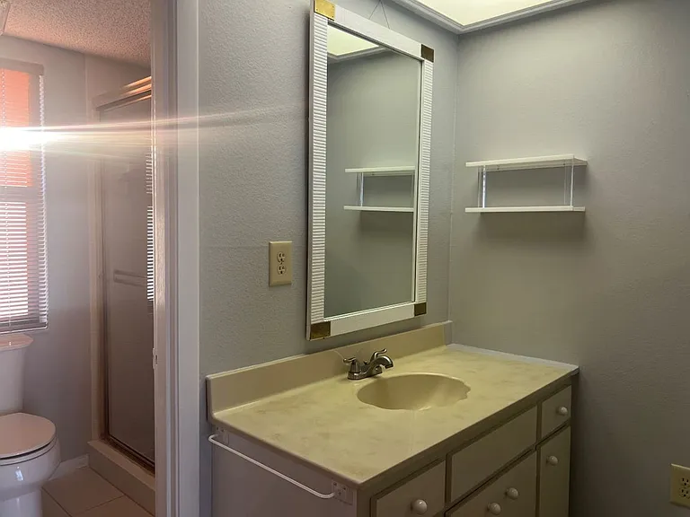 1240 Lucaya Ave — Photo 22