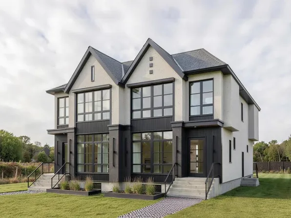 936 W 40th St SW, Calgary, AB T3C 1W3