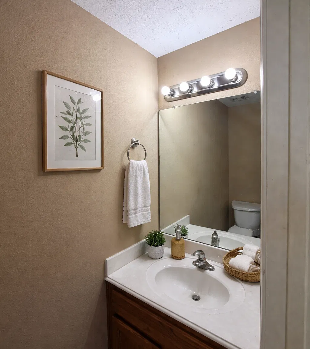 21479 W. Wallis Dr. - B — Photo 3