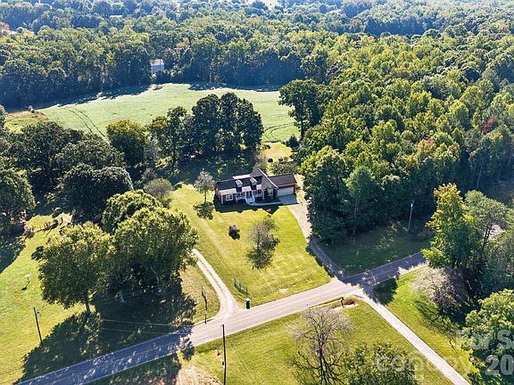 3rd image of 242 Dagenhart Farm Rd