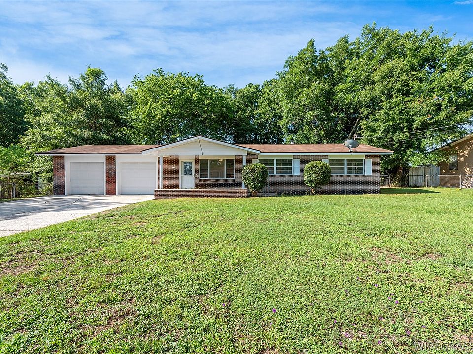 1st image of 220 Plaza Dr