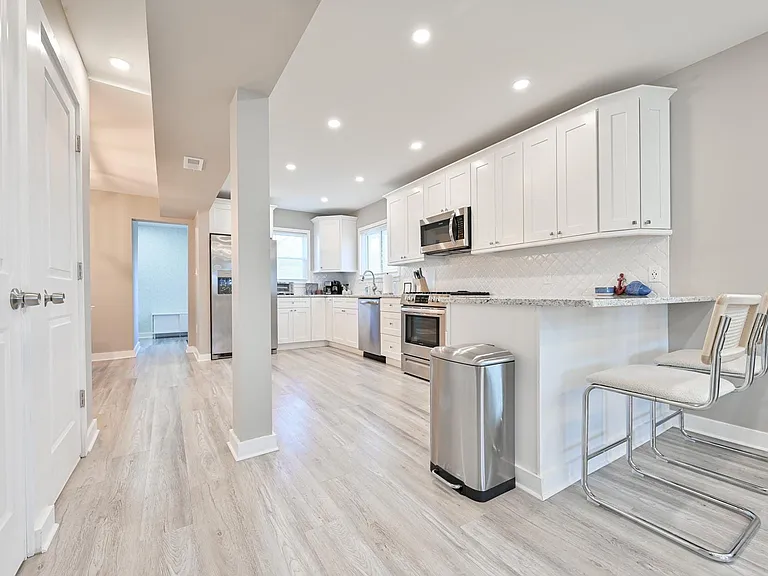 203 N Somerset Ave — Photo 14