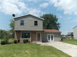 100 Marrett Farm Rd, Englewood, OH 45322