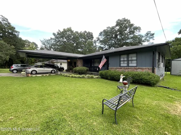 1172 W 20th St, Laurel, MS 39440