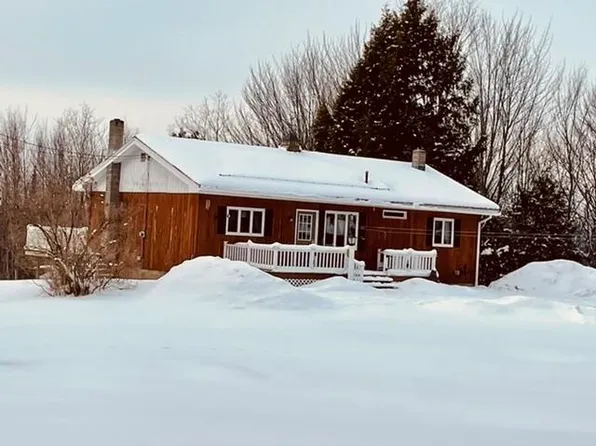 2141 Elmore Road, Morristown, VT 05661