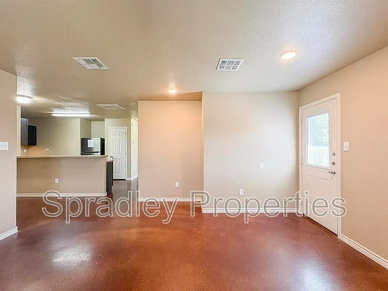 1513 Brady Way — Photo 3