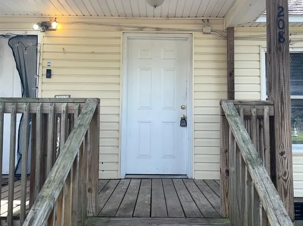 208 E Georgia Ave, Bessemer City, NC 28016