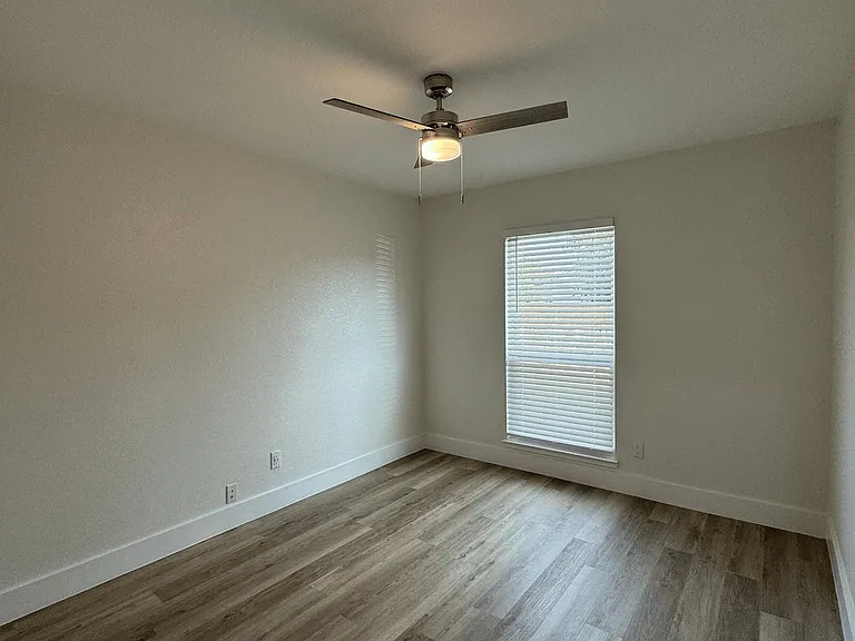625 Camilla Ln #625 — Photo 3