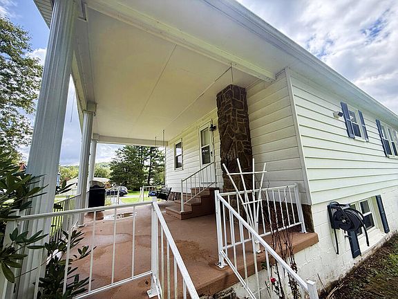 4th image of 3100 Blair Ave