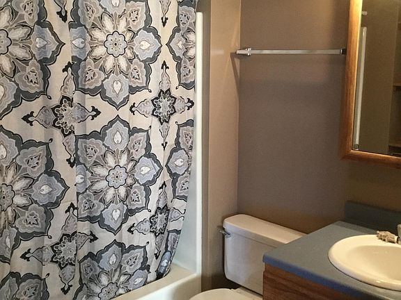 Very clean bathroom.