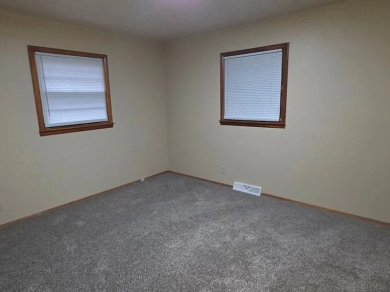 2223 N Link Ave — Photo 6