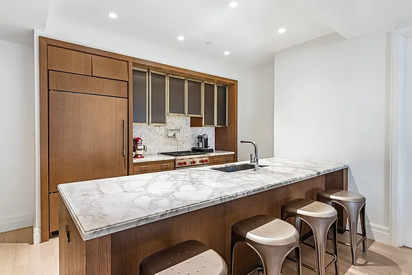 Rented by Compass | media 22