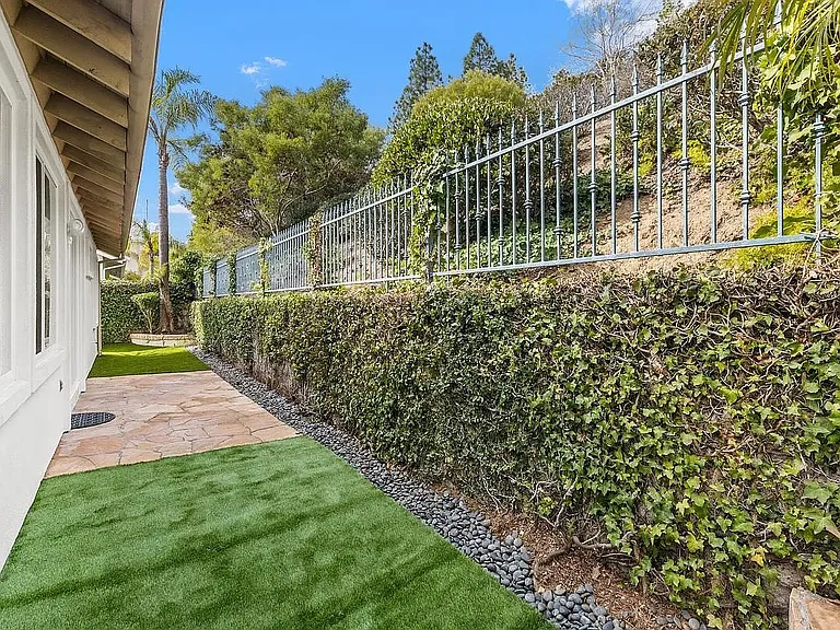 2738 Carriagedale Row — Photo 29