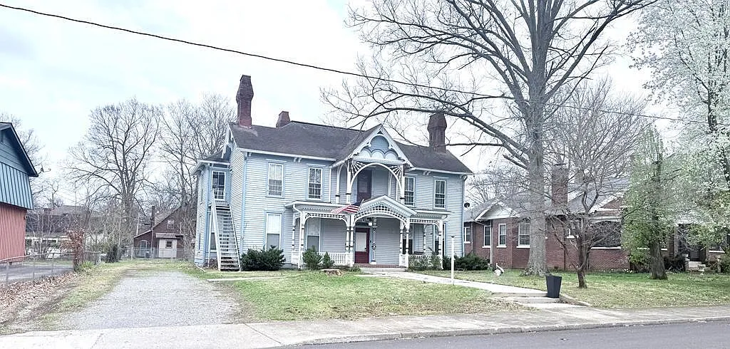 4 bed, 3306 sqft, $1,800 — Photo 1