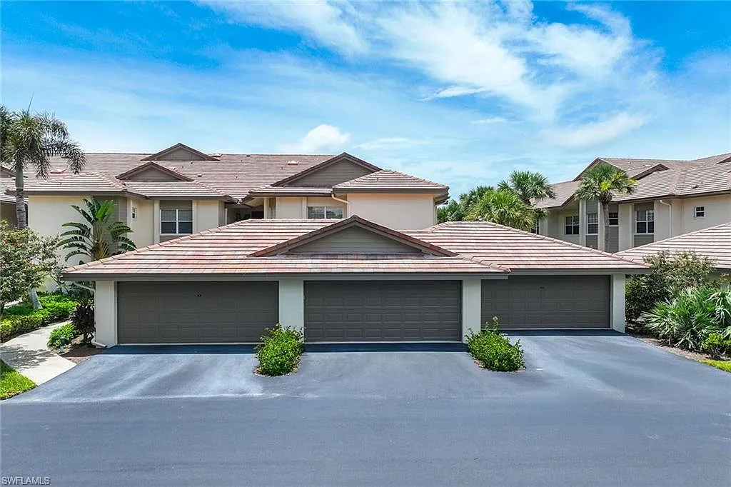 3 bed, 3.0 bath, 2616 sqft, $9,000 — Photo 1