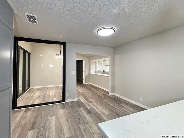 5202 Metcalf — Photo 10