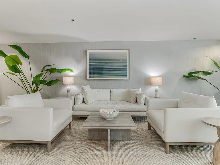 Pier Village Apartments — Photo 1