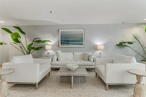 Pier Village Apartments Photo 1