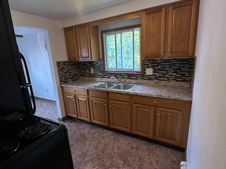 75 Mead St #1 — Photo 5
