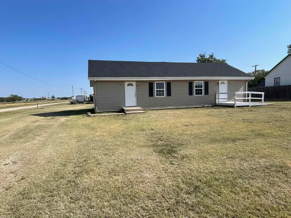 109 Barbara Ave, Russell, KS 67665