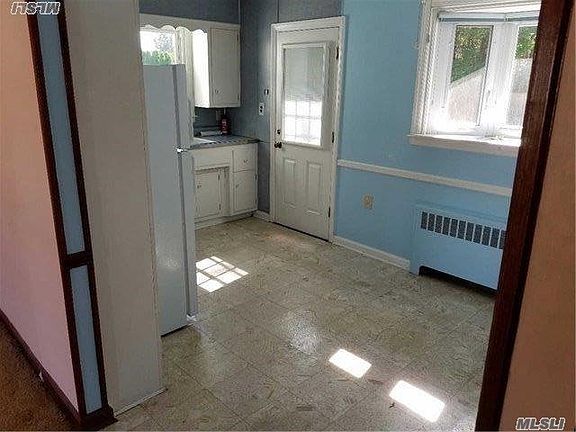 3rd image of 1888 Byrd Dr