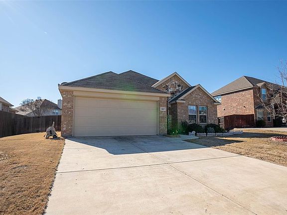 3rd image of 2807 Oak Glen Ct