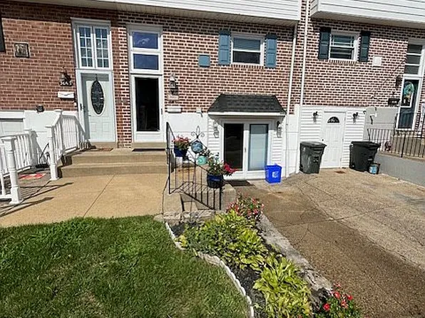 3665 Whitehall Ln, Philadelphia, PA 19114