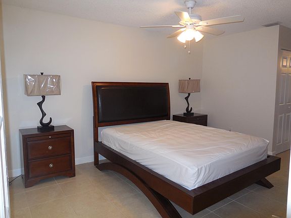 5th image of 4008 Palm Bay Cir APT B